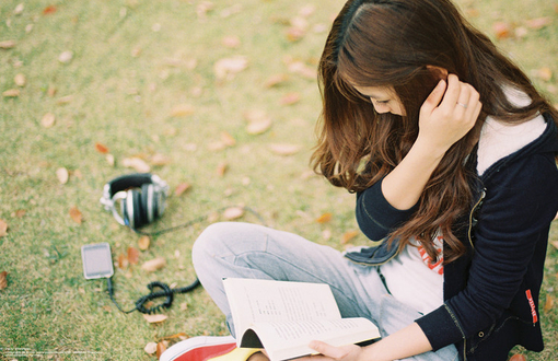 qq个性签名霸气超拽女生_我不复杂但也不简单