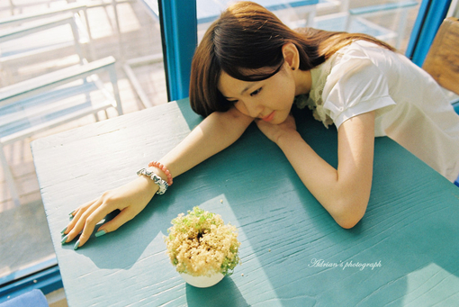 非主流直发女生图片