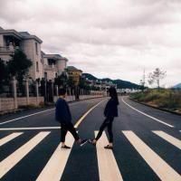 阳光下的情侣qq头像_阳光下的美好