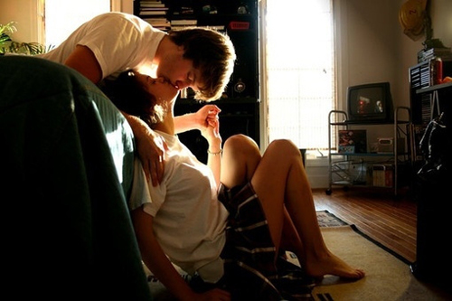 非主流情侣亲吻图片