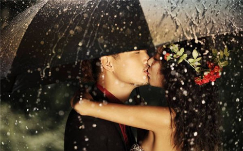 非主流情侣亲吻图片