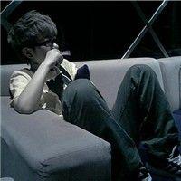 迷人微笑的非主流男生头像