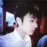 迷人微笑的非主流男生头像