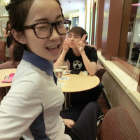 迷人微笑的非主流男生头像