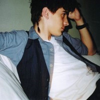 迷人微笑的非主流男生头像