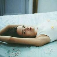 唯美梦幻的非主流欧美女生头像