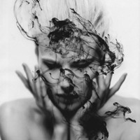 哭了的女生头像