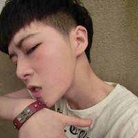 阳光男生高清头像