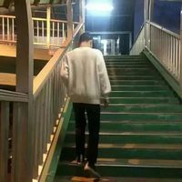 阳光男生高清头像