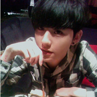 阳光男生高清头像