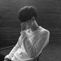 阳光男生高清头像