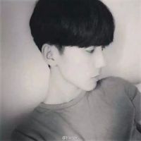 阳光男生高清头像