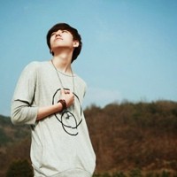 阳光男生高清头像