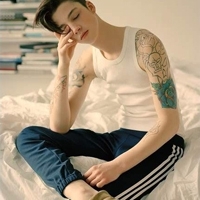 阳光男生高清头像