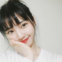 笑的灿烂的女生头像