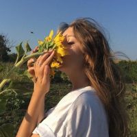 笑的灿烂的女生头像