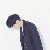 最新情侣带字qq头像一男一女