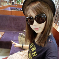 戴墨镜的女生qq头像