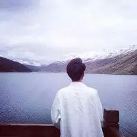 温柔暖男微信背影头像