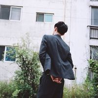 温柔暖男微信背影头像