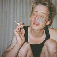 欧美颓废男生抽烟头像