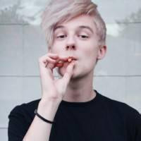 欧美颓废男生抽烟头像