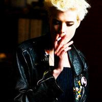 欧美颓废男生抽烟头像