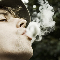 欧美颓废男生抽烟头像