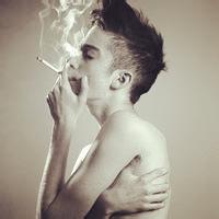 欧美颓废男生抽烟头像