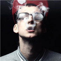 欧美颓废男生抽烟头像