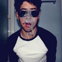 qq男生霸气抽烟头像