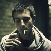 qq男生霸气抽烟头像