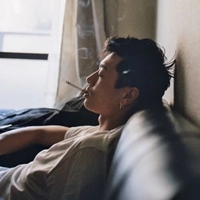 qq男生霸气抽烟头像