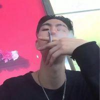 qq男生霸气抽烟头像