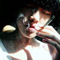 孤独男生抽烟头像