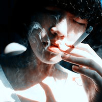 孤独男生抽烟头像