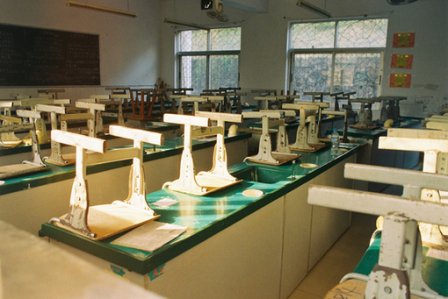 校园生活伤感个性签名