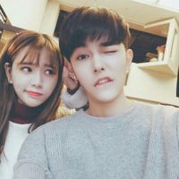 一左一右的创意高清情侣头像