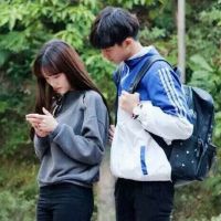 一左一右的创意高清情侣头像