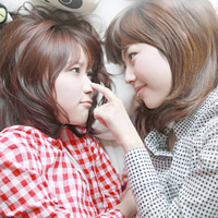 亲密无间的两闺蜜qq头像