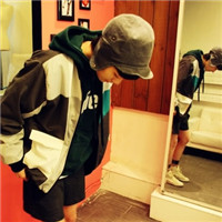 潮范儿风格男生头像