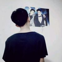 男生孤独背影头像