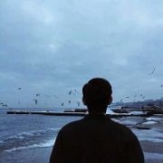 男生孤独背影头像_一个人的孤独