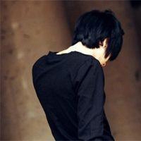 男生孤独背影头像