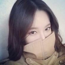 遮脸的女生头像