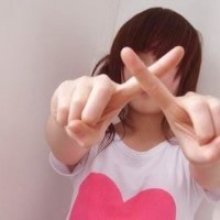 遮脸的女生头像