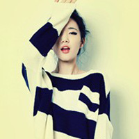 遮脸的女生头像