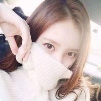 遮脸的女生头像