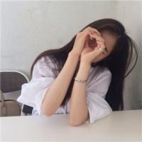 遮脸的女生头像