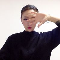 遮脸的女生头像